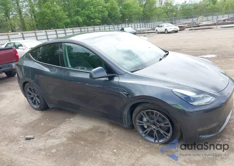 2024 Tesla Model Y Long Range Dual Motor All-Wheel Drive/Rwd from USA, damaged, VIN 7SAYGDED9RA323124